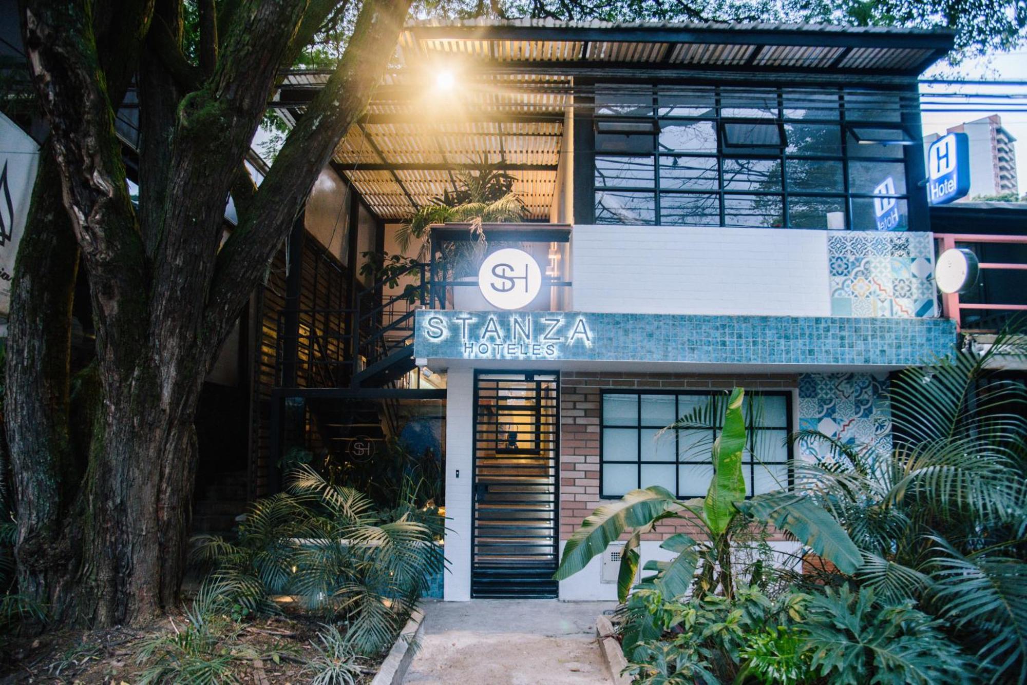 Stanza Hotel Medellin Bagian luar foto